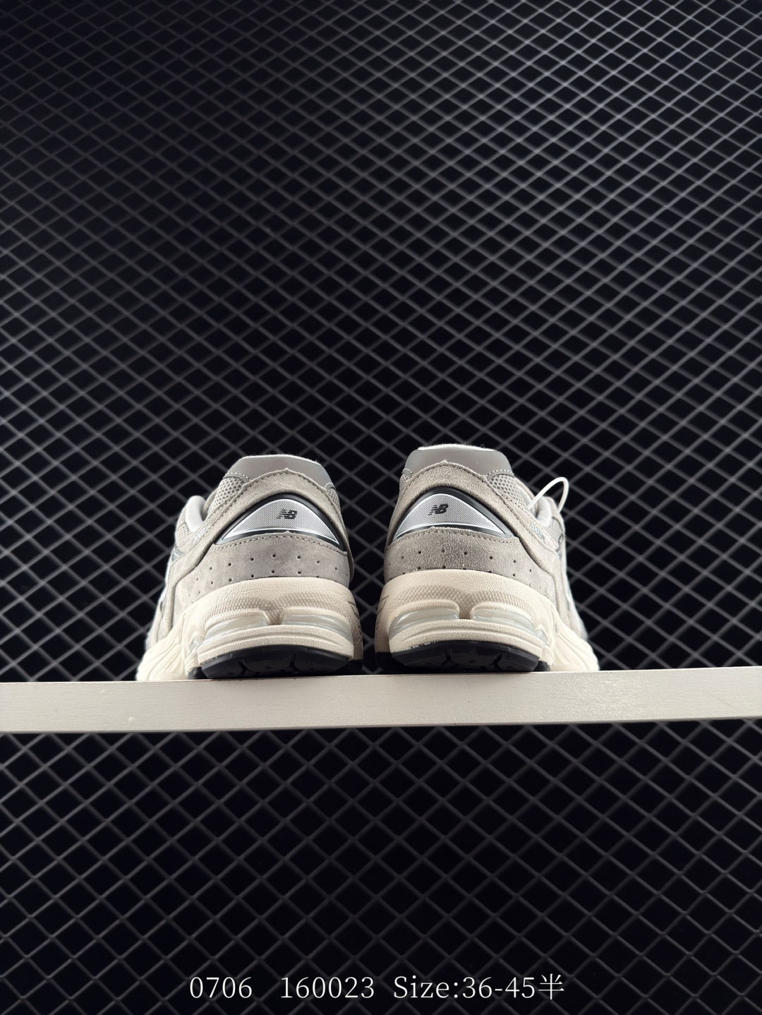 New Balance  ML2002RC